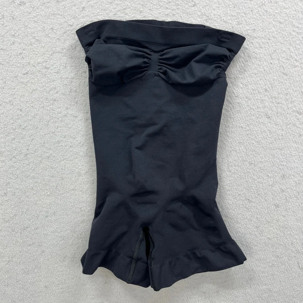 SKIMS Sculpting Mid Thigh Bodysuit Women M Black Strapless Shapewear Smoothing